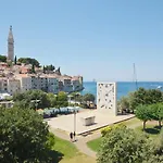 Leone Sea View Apartment